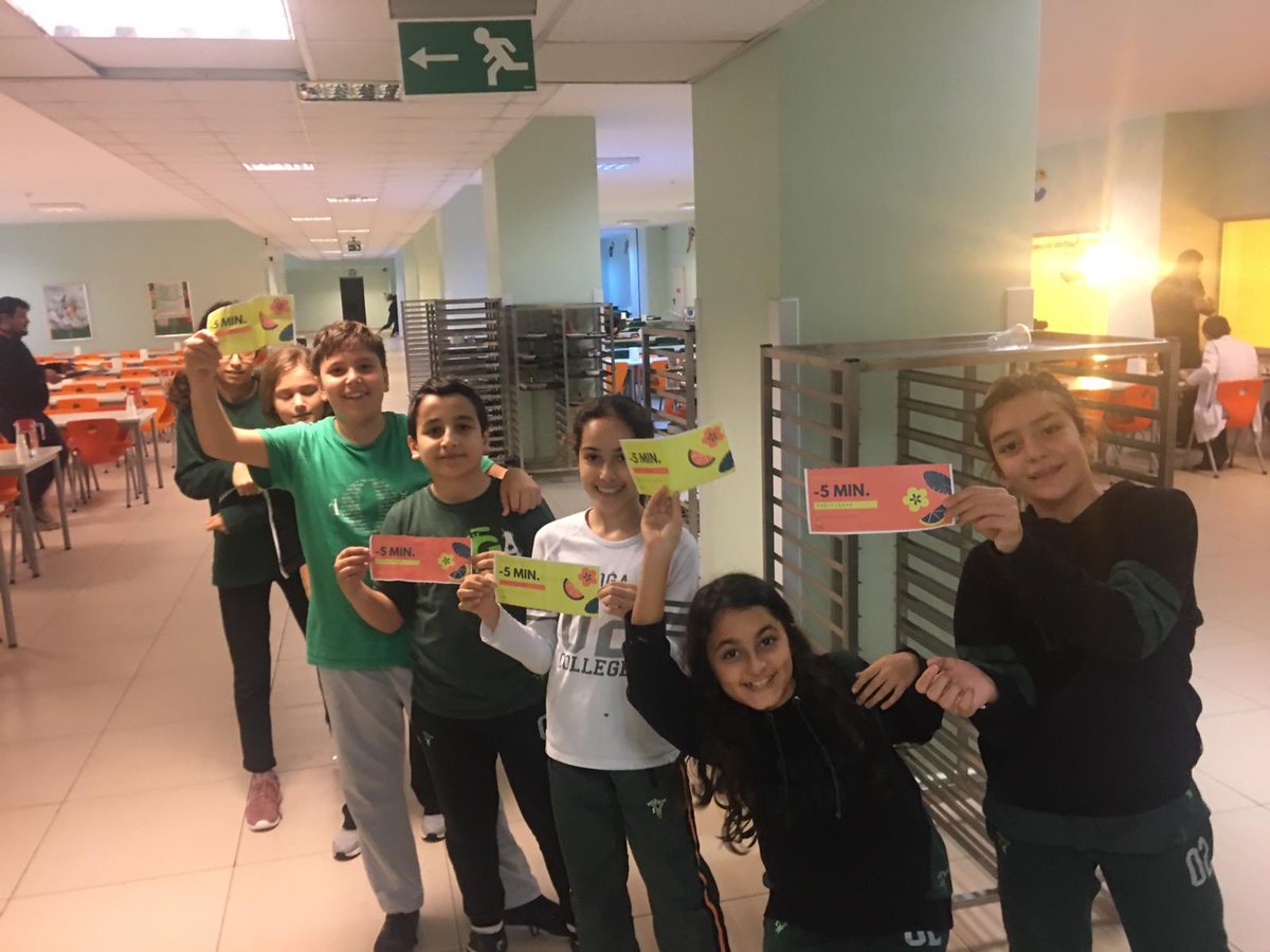 serapsenn's tweet image. To build the love of reading in our students, we made them compete with each other and earn coupons for having lunch 5 minutes earlier on fridays.
💪

#learnenglishwithdogaschools
#razplus
#achieve3000 

@cavus_gulsen @emreegokalp @tbmumcu @ErcanBensu @SancaktepeDoga