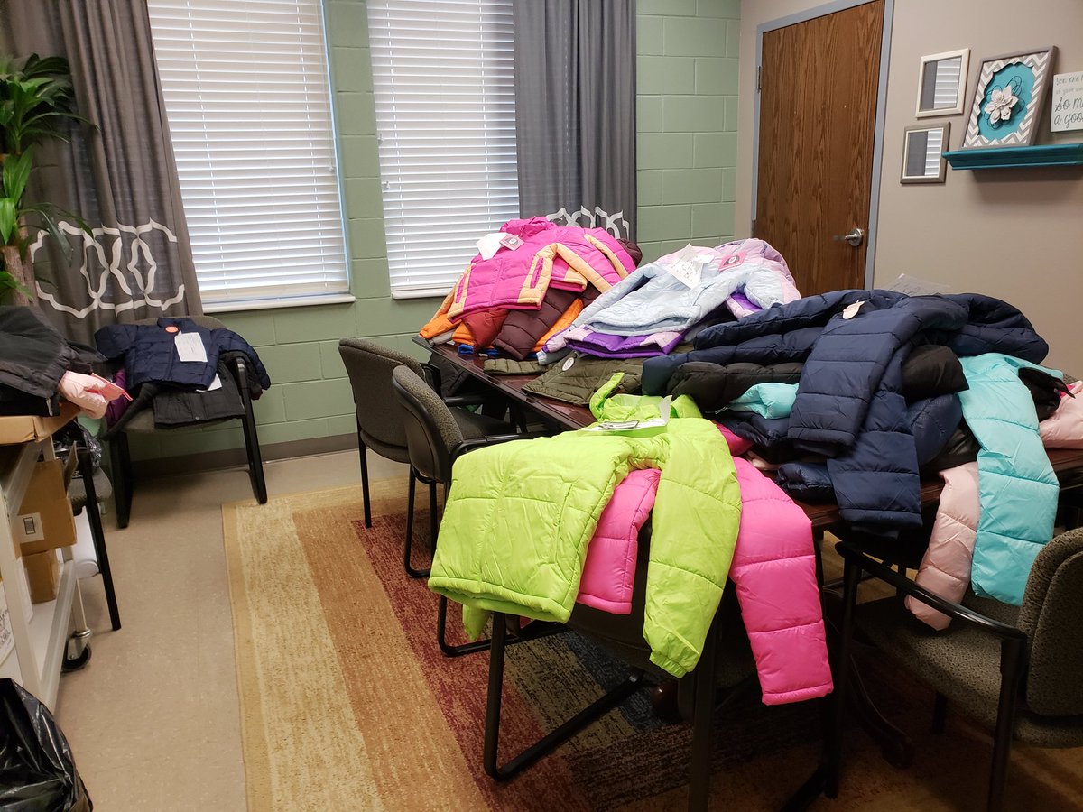 SHfinnagain's tweet photo. First Christian Church keeping our SHE kiddos warm! Thank you so much! #iamwfisd #WhateverItTakes https://t.co/XcX61p6s3y