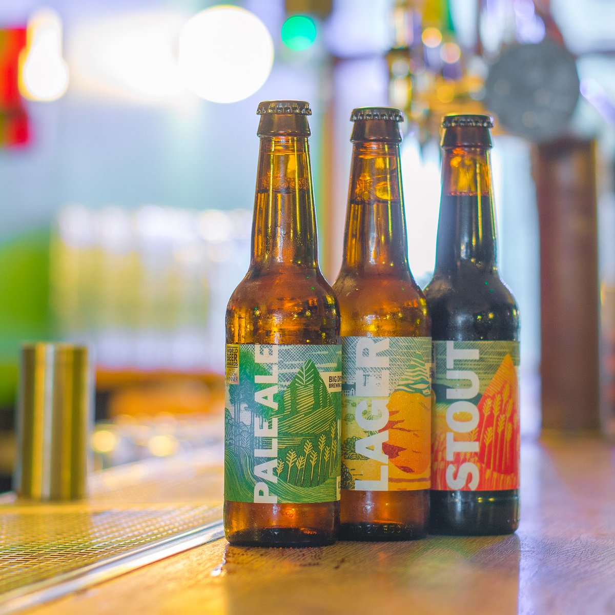 Monday drink with friends after work, why not? We're feeling a bottle of @bigdropbrewco Stout in the Commercial Tavern #Shoreditch #beer #nonalcoholic