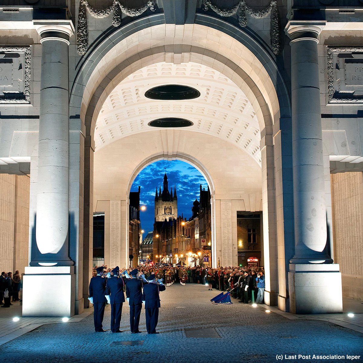 FlandersWW1's tweet image. After four years, the centenary of the #GreatWar is now over. Together, we've held moments of silence, shed tears, found lost relatives, reflected on the loss of a generation, told familiar stories of history, and learned ones that history had forgot. 
Flanders remembers, always.