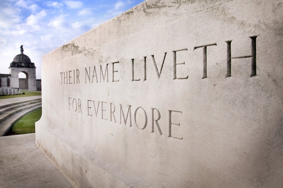 FlandersWW1's tweet image. After four years, the centenary of the #GreatWar is now over. Together, we've held moments of silence, shed tears, found lost relatives, reflected on the loss of a generation, told familiar stories of history, and learned ones that history had forgot. 
Flanders remembers, always.