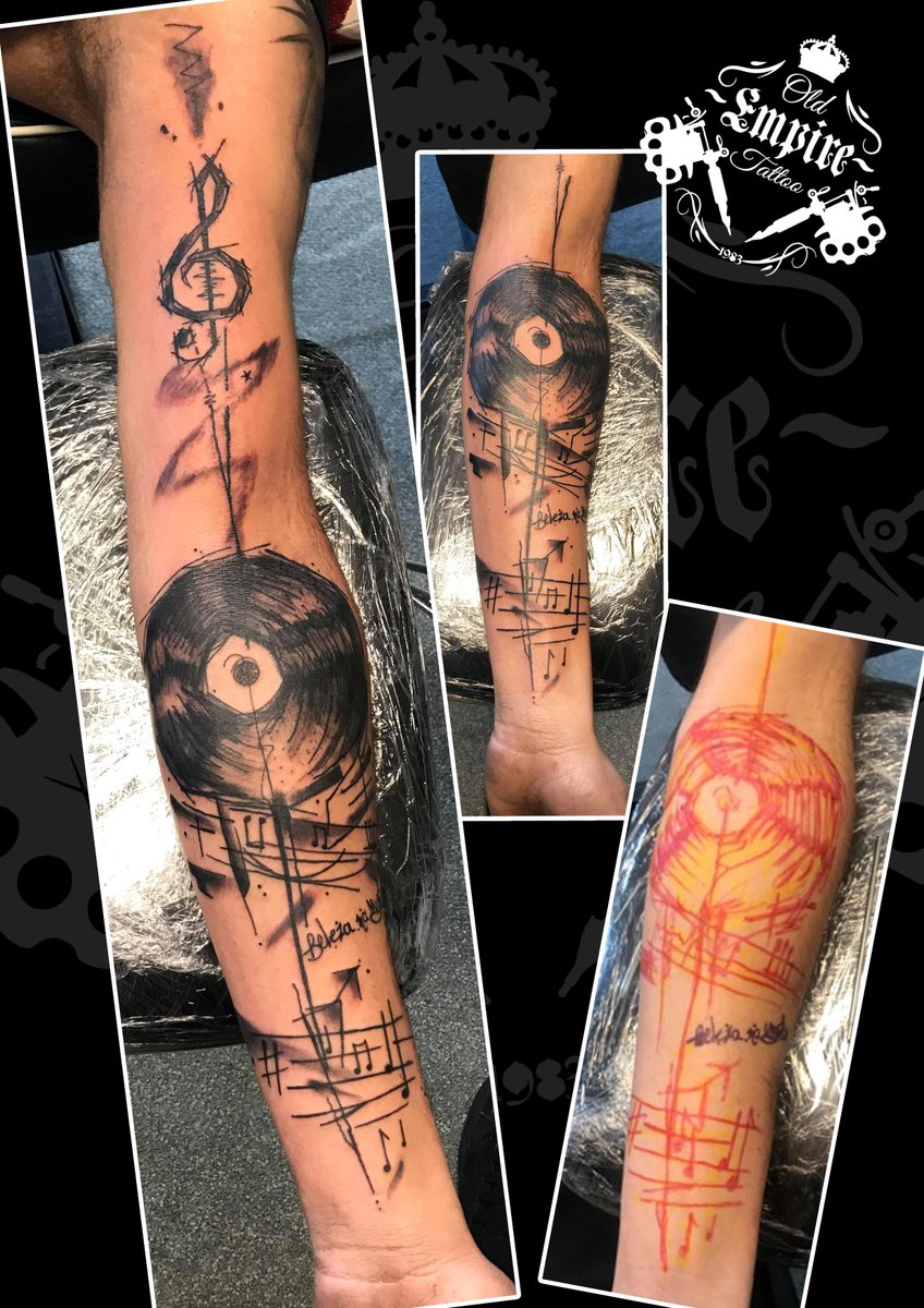 BelezaNaMusica \u003d #BeautyInMusic Had fun doing this Cool #FreeHand #Music  inspired inner arm #Tattoo with a #Abstract #TrebleClef and #Grafitti style  #VinylRecord #LP #MusicNotes #SheetMusic #OldEmpireTattoo #SalfordOriginal  #LittleHulton #Coils4Life, image size:848x1200