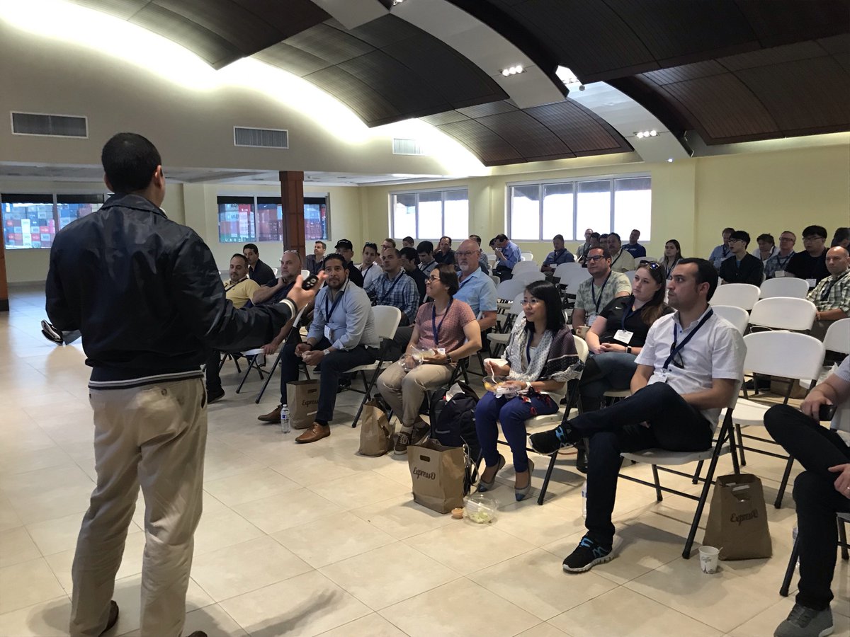 mundomaritimo's tweet photo. Juan Carlos Croston Vice Presidente de Mercadeo  @MITPanama detalla a delegados de #TOCAméricas las capacidades y moderna gestión del terminal @TOCWorldwide @mundomaritimo #PortTour https://t.co/KvXifopqoF