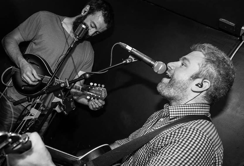 Open mic starting in just a few <a href="/The_Wee_Pub/">The Wee Pub</a> followed by more live music right here from 10pm! Come by to sing, dance, grab a bite, and enjoy the Monday craic!  #openmic #livemusic