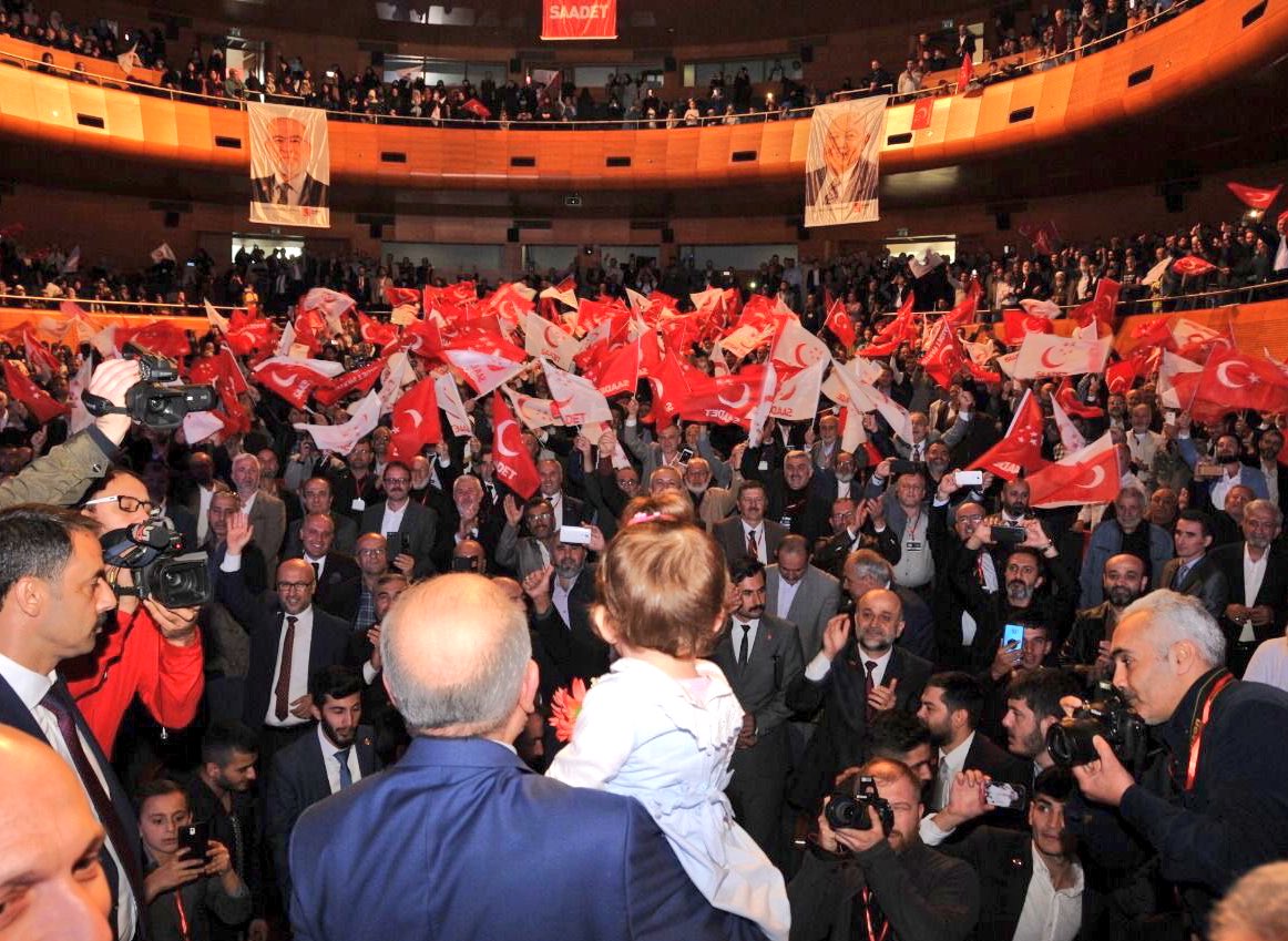Genel Başkanımız Temel Karamollaoğlu, büyük bir coşku ve heyecanla gerçekleştirilen Bursa İl Kongresine katıldı.