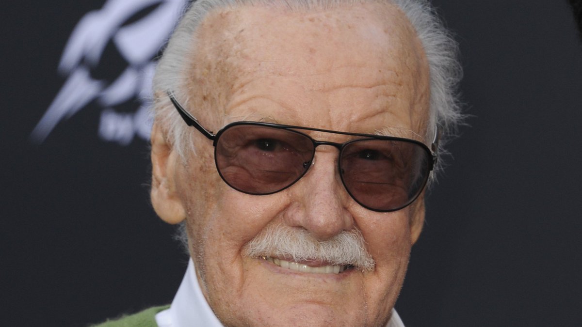 DERNIÈRE HEURE | Stan Lee est décédé à 95 ans tvanouvelles.ca/2018/11/12/sta…