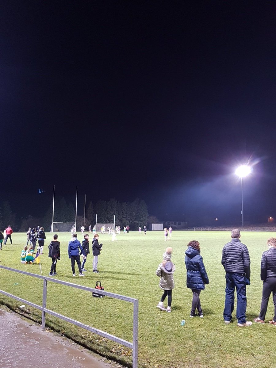 Ballycanew_NS's tweet photo. Ballycanew leading the Gaelscoil 1-7 to 1-2. 10 minutes left https://t.co/rf4CnYED6N
