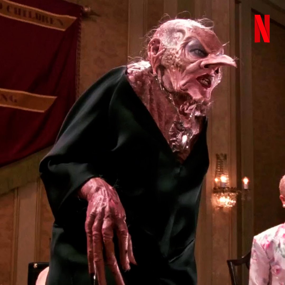 NetflixES's tweet image. Batibat podría haber salido de una mezcla de “La maldición de las brujas” y “Buffy: Cazavampiros”.