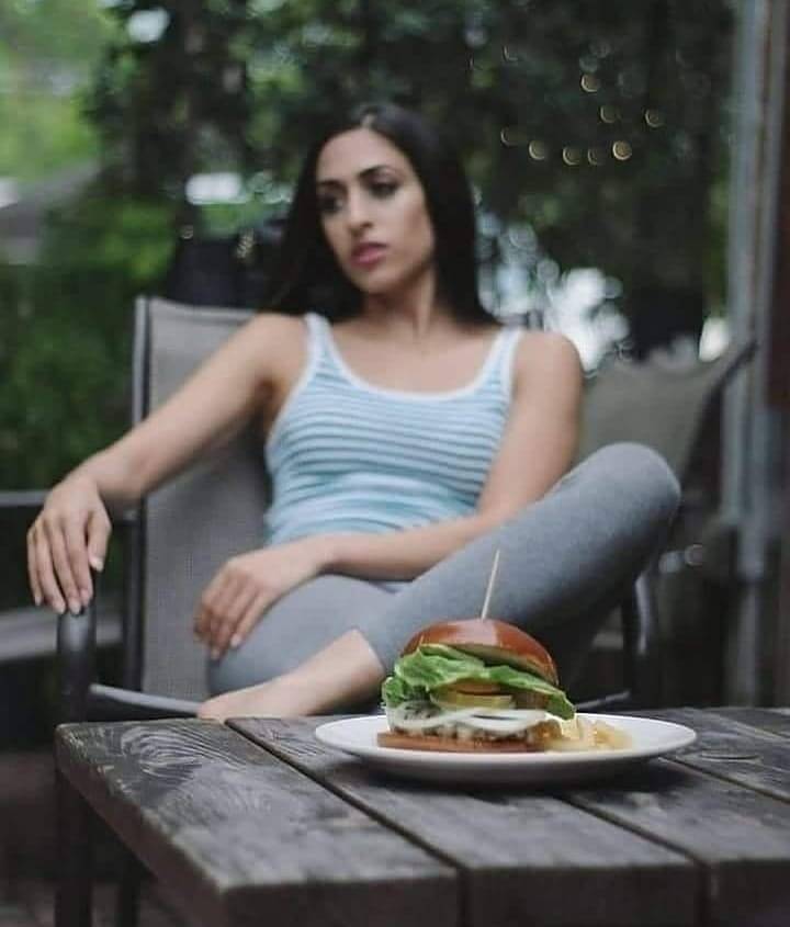 Improve your mood with a well rounded meal 🍔 $10 #monday #burgernight! .
Meat options beef or turkey with a side of cut fries! 
#happyhour #cocktails #wine #beer 4pm-7pm

Open till 12am

#drinkspecials #mondaynight #wine #industrynight #mondayburgernight #burgers