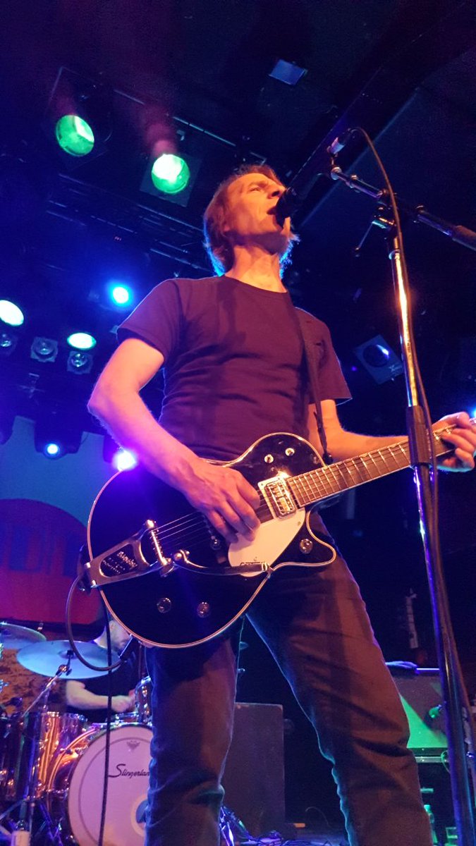 cloudspotter__'s tweet image. @_Mudhoney was awesome tonight at @veraclub! Great night.

#mudhoney #veragroningen #digitalgarbage #music #pleasethetrees