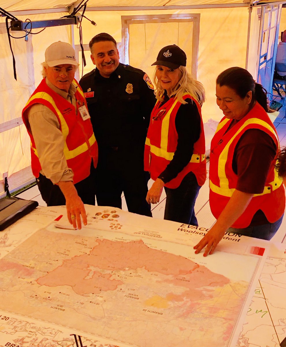 Team <a href="/socalgas/">SoCalGas</a> partnering with first responders  #HillFire #WoolseyFire <a href="/LAPD/">LAPD</a> <a href="/VENTURASHERIFF/">Ventura County Sheriff</a> <a href="/lacountysheriff/">LA County Sheriff</a> <a href="/VCFD/">Ventura County Fire</a> <a href="/CAL_FIRE/">CAL FIRE</a> <a href="/LACoFDPIO/">L.A. County Fire Department</a> #GladtobeofService #Community