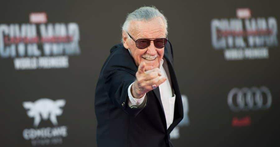 cruyffroy's tweet photo. "Solía sentirme avergonzado porque yo era solo un escritor de comics mientras otra gente construía puentes o iba a la escuela de medicina. Luego me di cuenta, el entretenimiento es importante en la vida de los demás. Si entretienes, estás haciendo algo bueno." - Stan Lee. ❤️ https://t.co/picUWfFuvY
