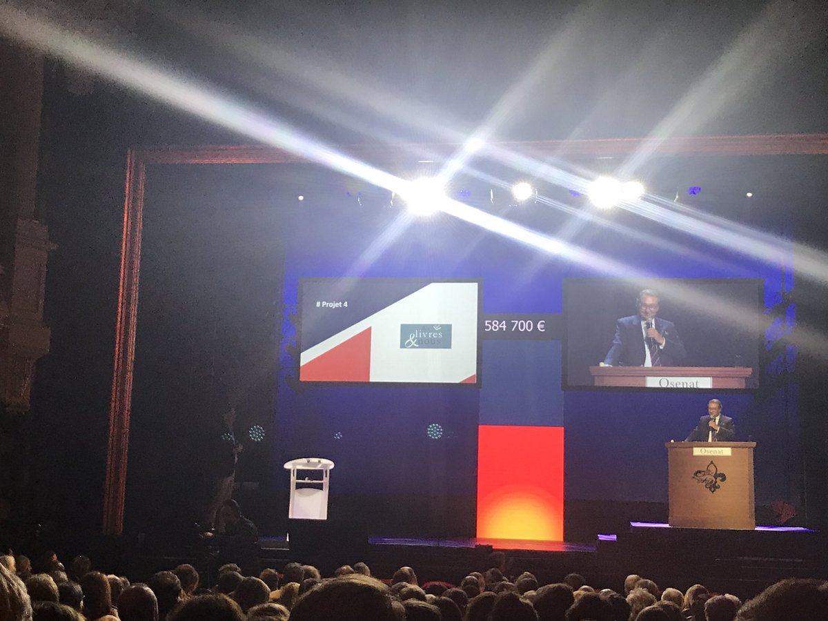 PiemGChaps's tweet photo. « Des livres et nous » trĂšs beau projet @La_NBC Proposer des livres Ă ceux qui nây ont pas accĂšs!! #LNBC #LNBC2018 @Dlivresetnous https://t.co/EsWRP06lvd