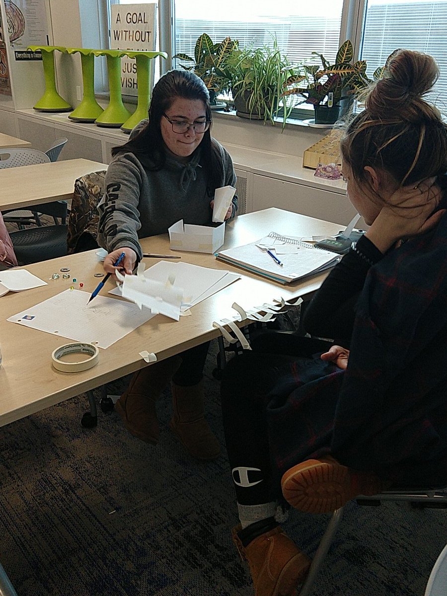 beckykd's tweet image. Future engineers #recyclebot @IBMVolunteers