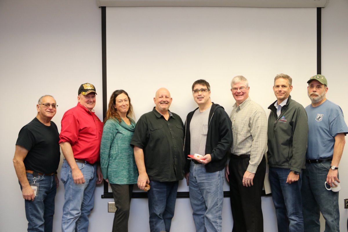 AmesNatLab's tweet photo. Have you thanked a veteran on #VeteransDay18 ? Here we thank some of ours at a breakfast hosted by the laboratory this morning. It's an honor to work with you! #AmesLabProud #AmesLabPeople 🇺🇸 https://t.co/5RiwRbS8sf