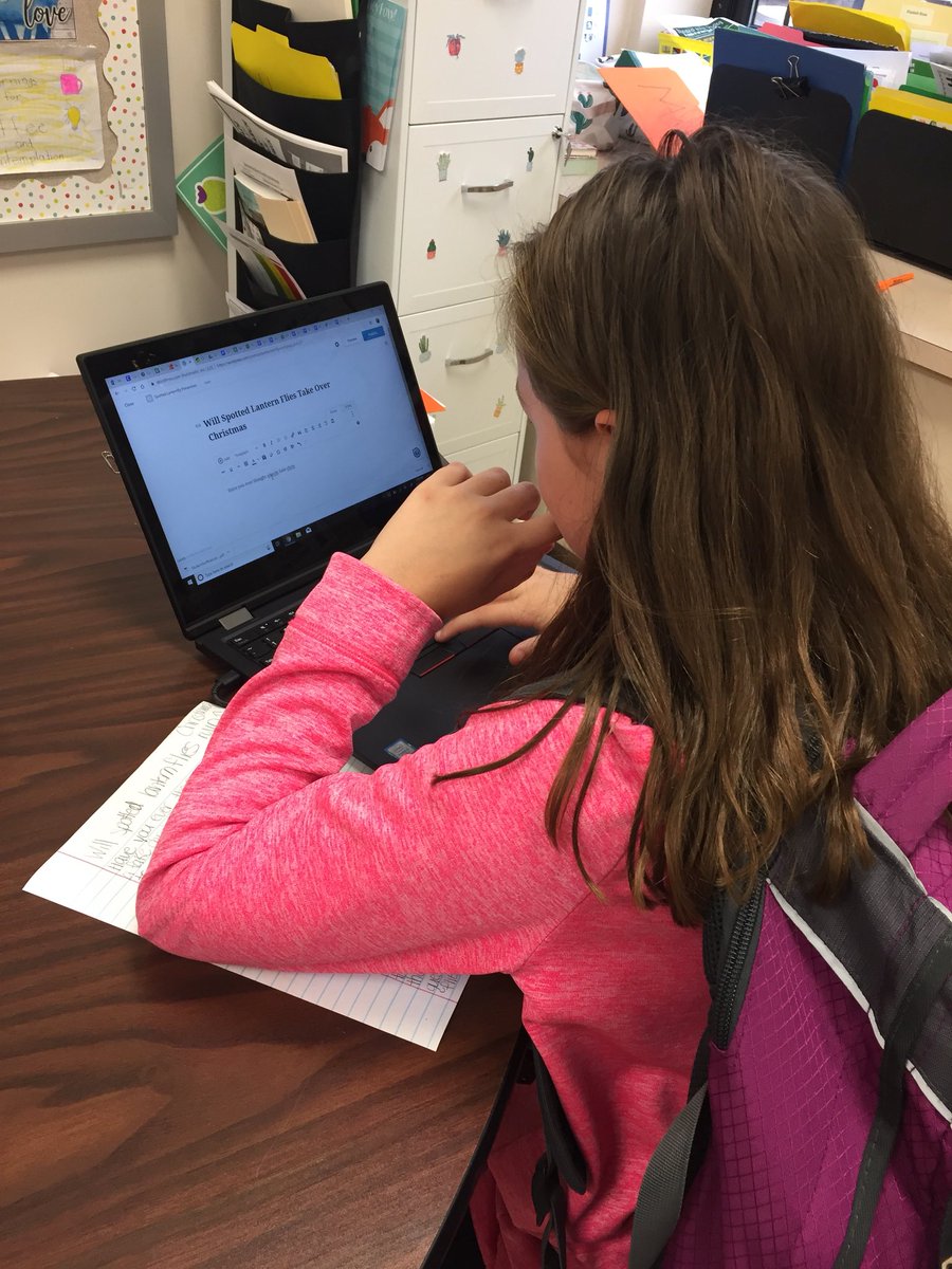 blose5thfoxes's tweet photo. This Fox is blogging while waiting for her bus! #slfprevention @FVFoxes @SLFPrevention #pbl #studentengagement #authenticlearning https://t.co/ei2gSIOaiu