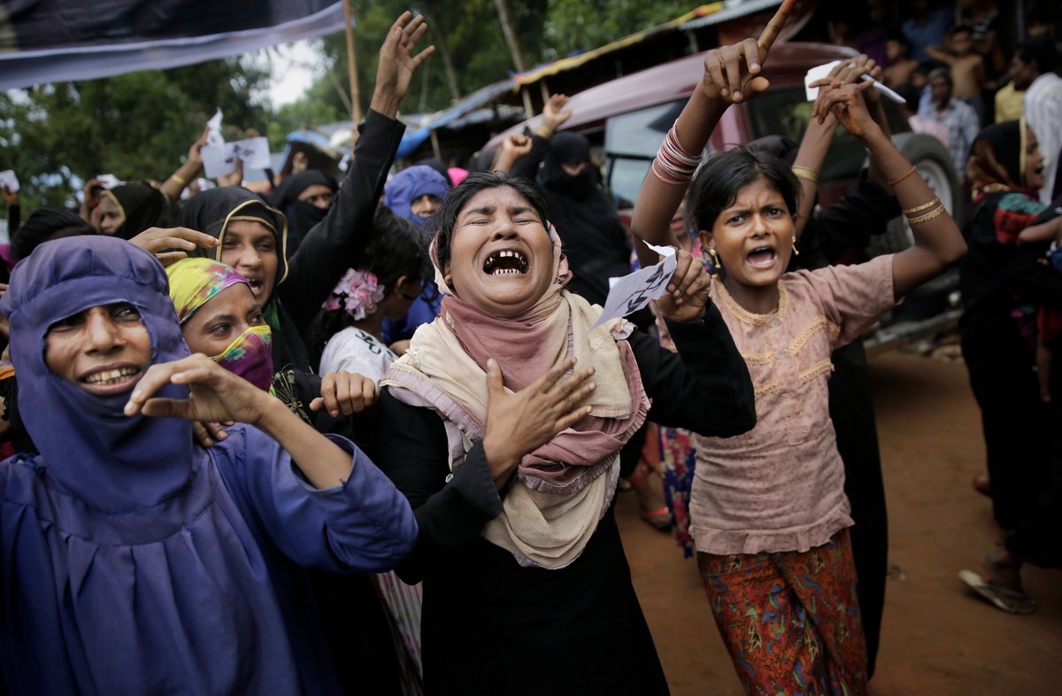 ajplus's tweet photo. Aung San Suu Kyi was just stripped of a human rights award by @Amnesty, citing her "shameful betrayal of the values she once stood for." 

The UN says Myanmar's military has:
- killed at least 10,000 Rohingya
- raped and murdered hundreds of women
- destroyed hundreds of villages https://t.co/5De0vP02wn