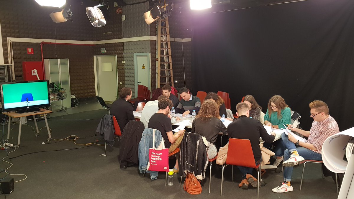 LuisFragaTV's tweet photo. 11 personas han empezado hoy a formarse en @atresFormacion en la   edición y presentación de informativos e Infoentretenimiento.  Los veré crecer y surgirán lazos de amistad, como en las 9 ediciones anteriores del curso. Tengo un gran trabajo. https://t.co/tt7VggoOSz