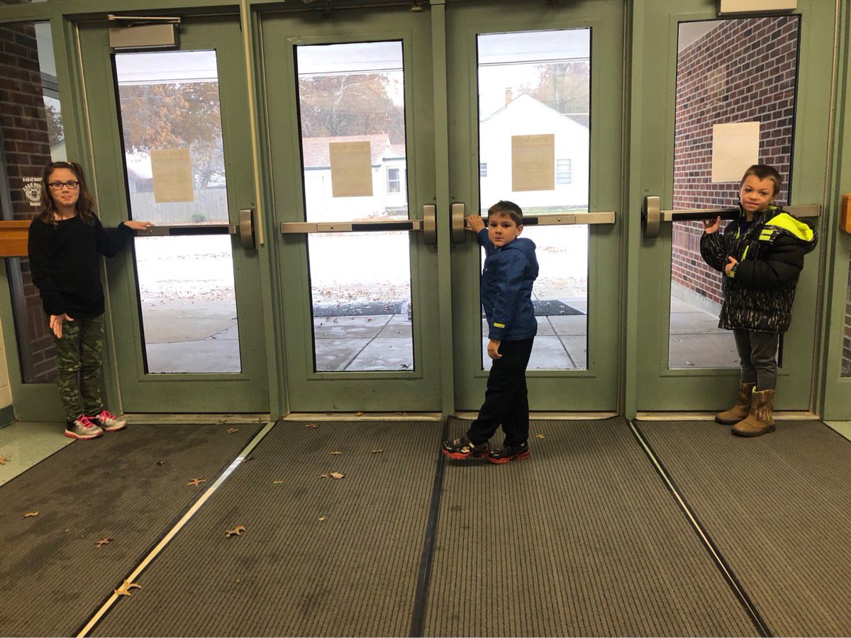 OacSchool's tweet photo. We celebrated Veterans Day at OAC today.  We had student greeters and they did a great job.  OAC also wants to thank all of the Veterans for their service to the country. https://t.co/st6SFSN4N7