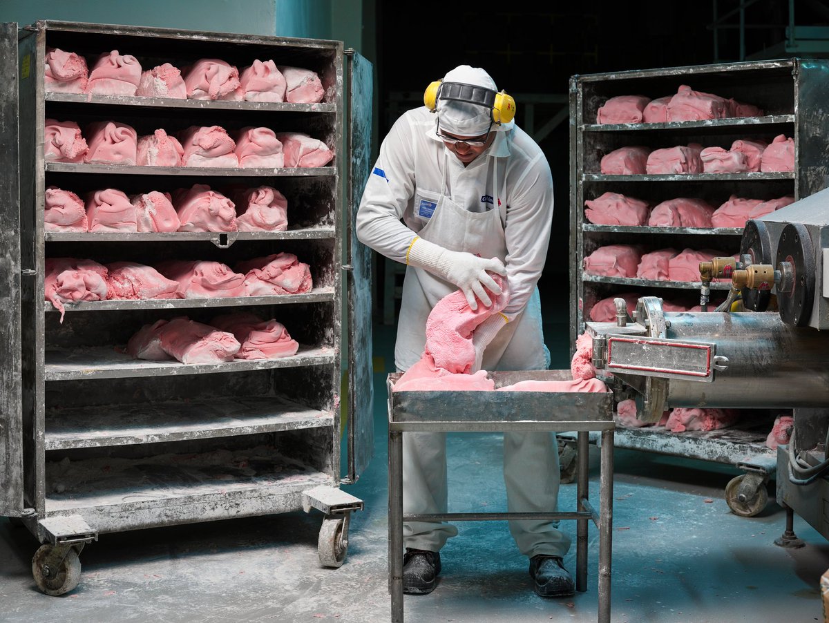 JaninderB's tweet photo. Need a sugar fix? @nytimes delves into the production, consumption and culture of candy https://t.co/Wrbh7tQjOw https://t.co/SIZ7uHB8s2