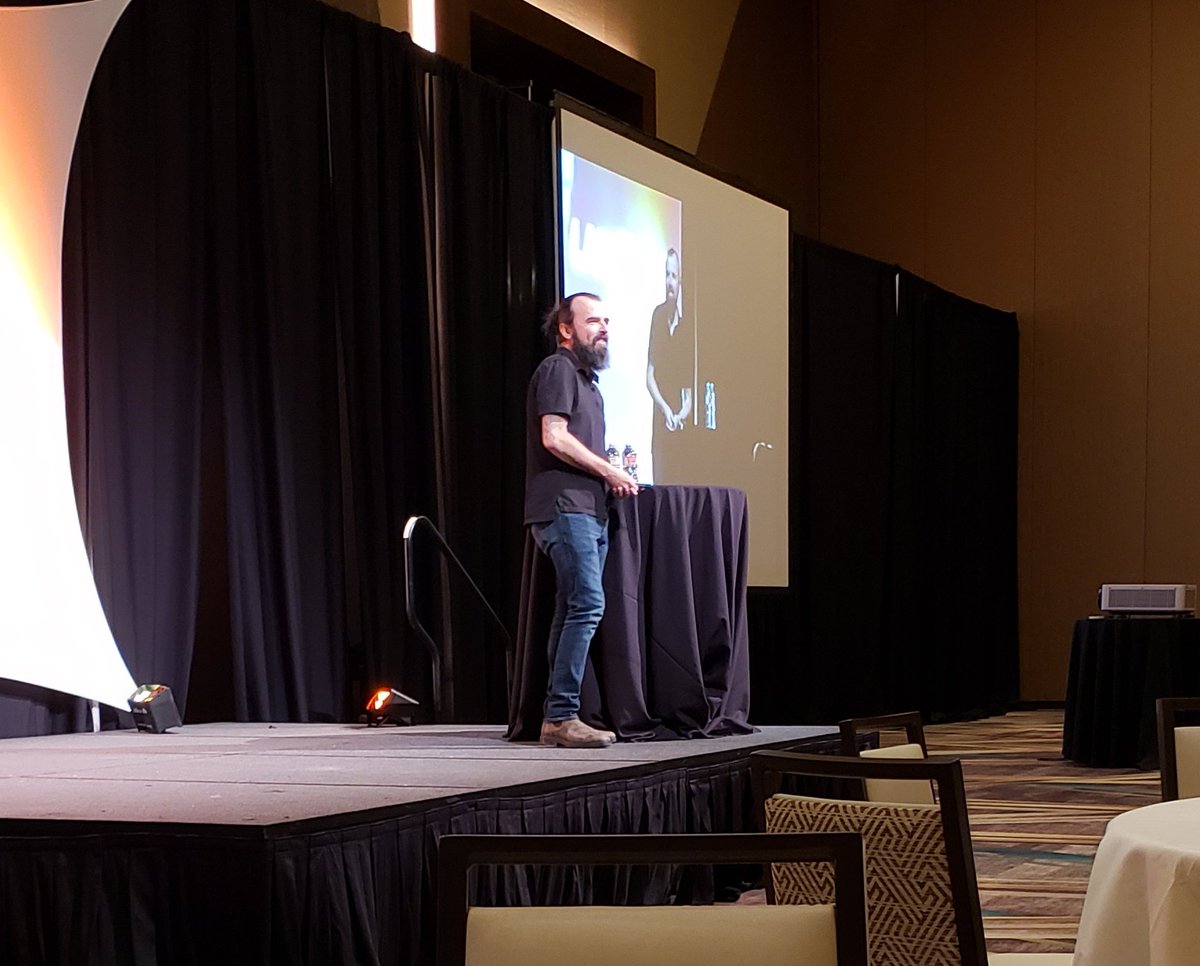 andylarkins's tweet photo. @unmarketing Scott Stratton with an excellent keynote today at the USSSA Convention #usssa https://t.co/aBzJGrubVL