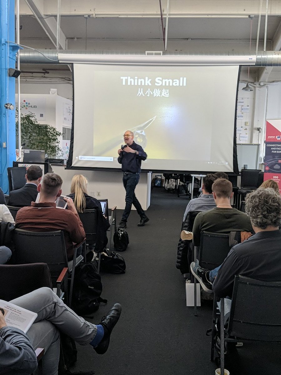 FrenchTechHub's tweet photo. #bootcampFTH @softlanding_eu #SoftLandingEU Day 1 @FTH
@CaptainHoff sharing #InnovationExplosion - Think Like a Startup: think Out of the Box and #Challenge your #Beliefs, #ThinkSmall Make people love your idea https://t.co/gzU6ewXktk