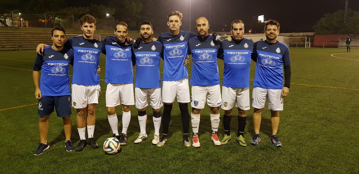 Minuto de silencio en el partido de hoy por el lamentable suceso a nuestra pirotecnia Maria Angustias en Guadix.