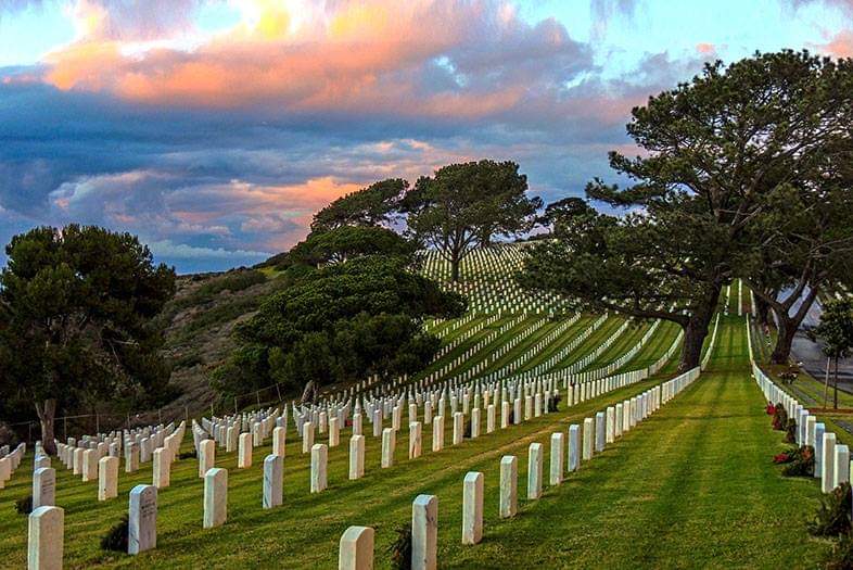 Whatever activities you enjoy today, make sure to make time for a moment of reverence for all our veterans and their sacrifices. 💛🇺🇸 Pictured is Fort Rosecrans National Cemetery here in San Diego.