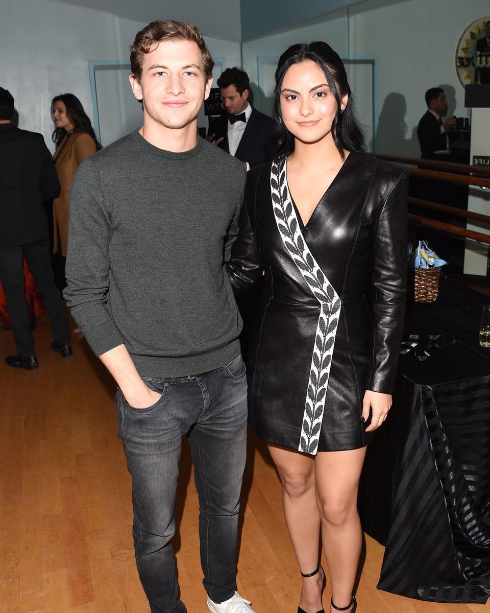 Karineclumab's tweet photo. Tye Sheridan e Camila Mendes em jantar de #nvff18
#DARKPHOENIX #XMen https://t.co/NHopIPZfnC