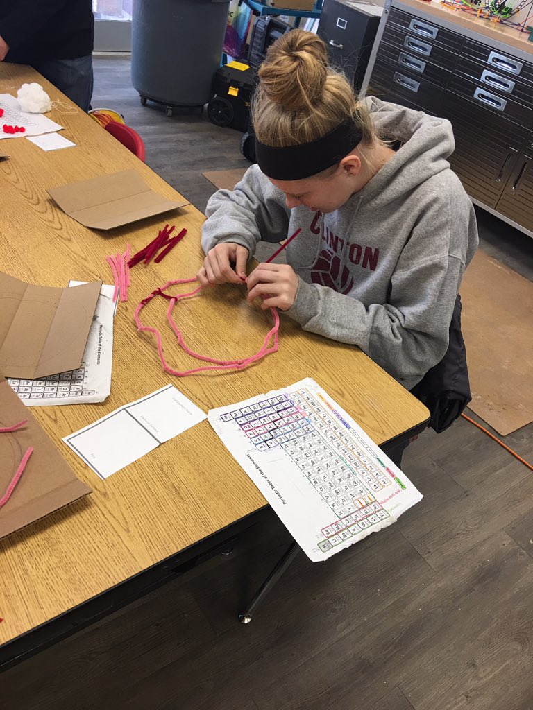 science_007's tweet photo. Maker space with #physicalscience #freshmen @D_Up_D_Up @ChadOPugh @CoachSheilaEddy @ps_clinton @PaulaHarp10 @vperezy @ron_ron6781 https://t.co/tQCFTaMjdB