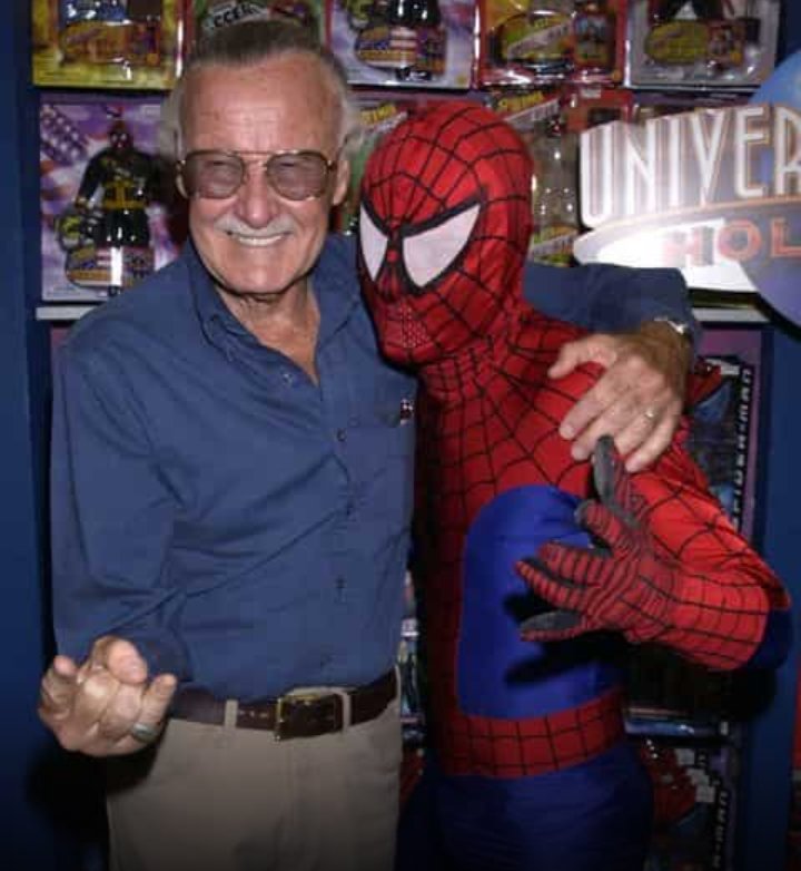 Creative_Closs's tweet photo. RIP to the LEGENDARY Mr. Stanley Lieber bka #StanLee. His life has made mine and millions of other's lives better. He created my two favorite superheroes (Spider-Man &amp; Jean Grey), and sooooo many others. He'll forever be the granddaddy of comic books &amp; superheroes.#EXCELSIOR!🚀😇 https://t.co/sZ3wVKB0fA