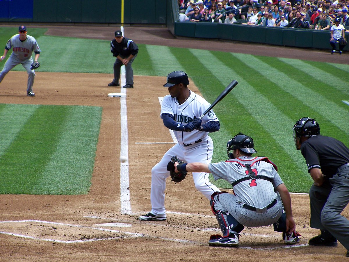Thanks for memories Joe! From a #MNTwins fan transplanted to Seattle. Snapped a photo of two of my favorite players at Safeco Field in 2009. ⁦#JoeMauer and #KenGriffeyJr