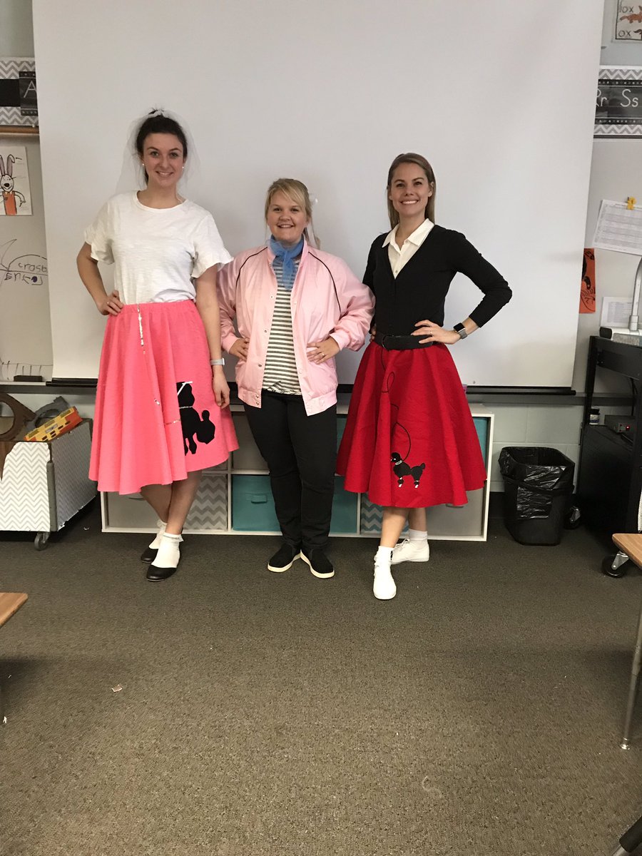 KinderMrsH's tweet photo. 50th day fun! 💕 #50daysofschool #HESPride https://t.co/brlLKiz0e1