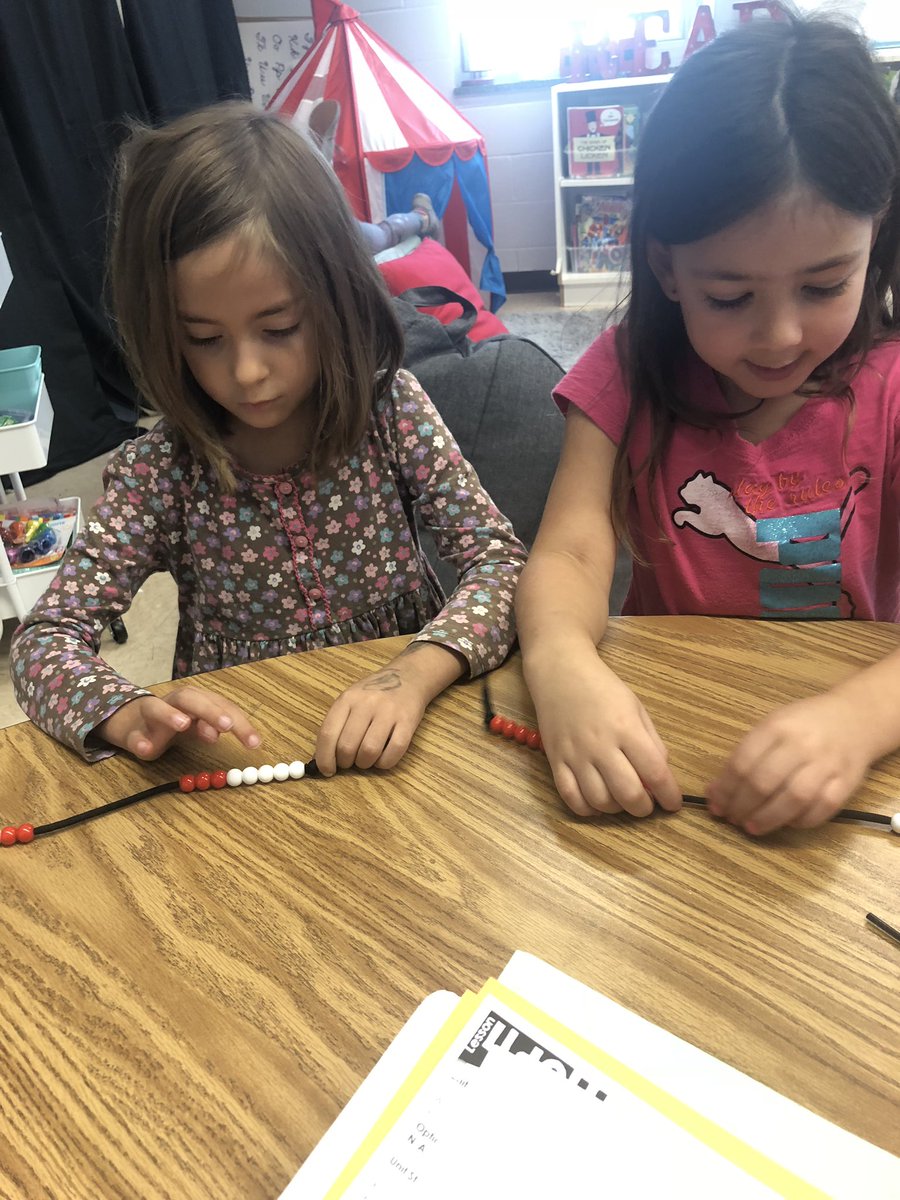ashleethom1's tweet photo. We loved building numbers with our new laces! @MsCastillosMath #MathWorkshop #KinderKids #PVK8 https://t.co/W9cWMDieWO