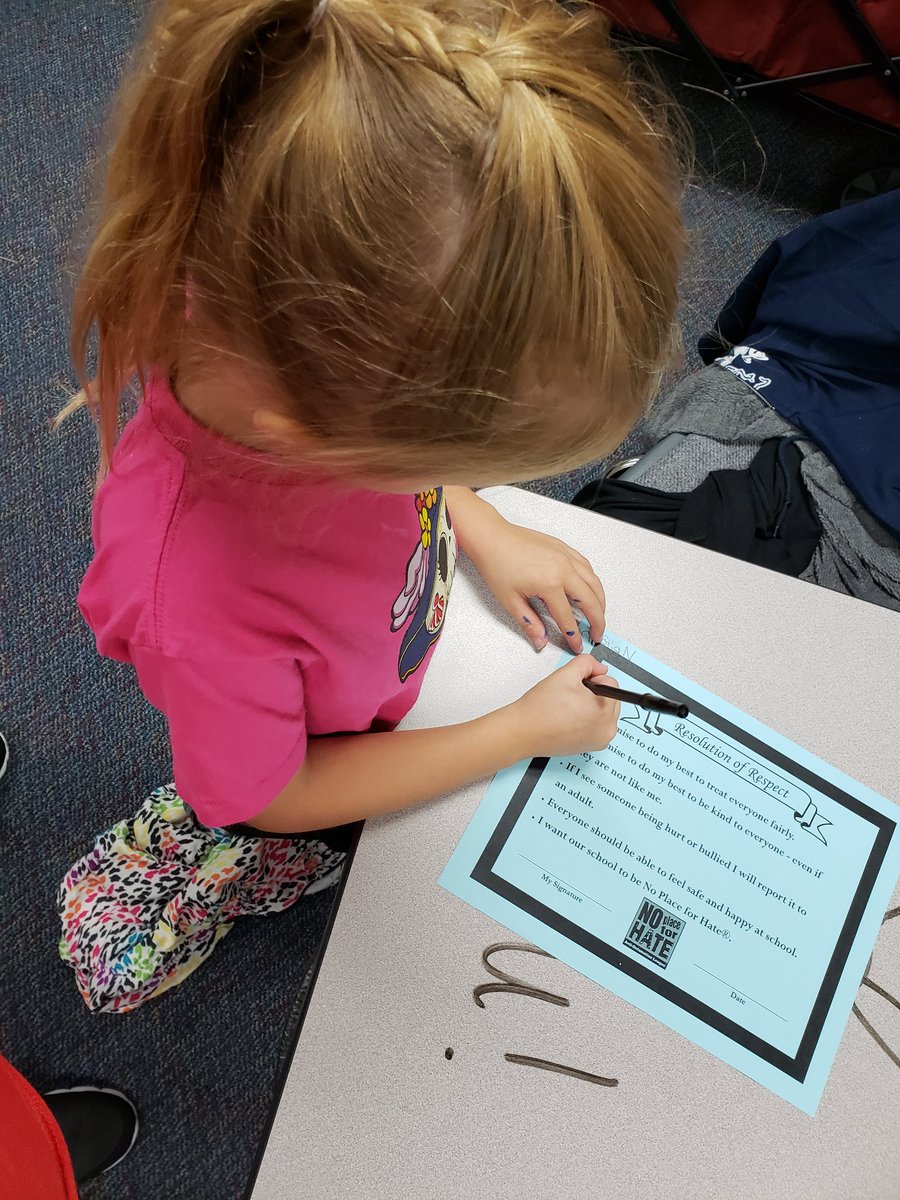 tpodlynn's tweet photo. We signed our No Place for Hate Resolution of Respect! We want our school to be no place for hate. #noplaceforhate #resolutionofrespect #CFISDspirit #pumapride #postmapumas @PostmaPumas https://t.co/K07oZ1wOpA