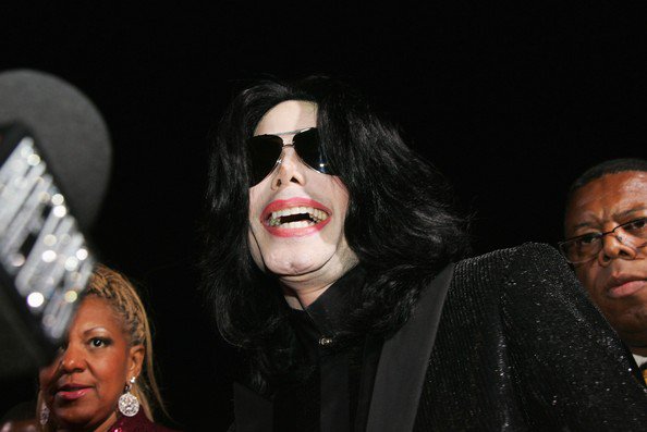 Red_AppleHead's tweet image. Meu sonho é ver o making of de You not are alone 😏😍