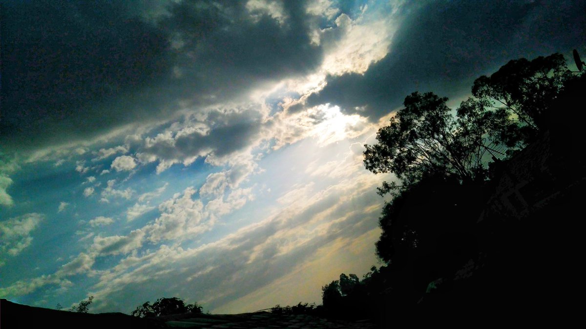SitInHimchal's tweet photo. 👆👆When sun⛅🌞 got a blanket🌥️🌤️...👆👆 #come_sit_in_himachal #comesitinhimachal 
#awesome_hdr #instahimachal #photooftheday #color #hdrphoto #onehimachal #photoofday #pictureoftheday #himachalpictures  #himachal #instaphoto #himachaltourism #himachali #himachalpradesh https://t.co/xJypP0ZP8F
