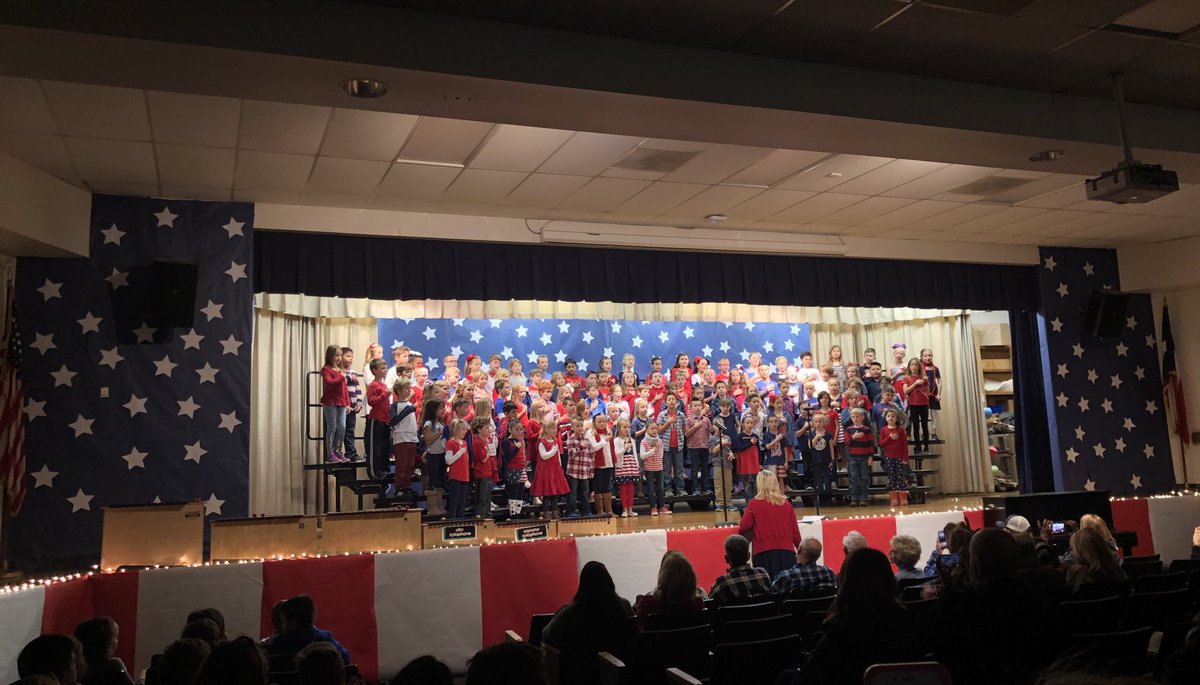 We are SO thankful for our Veterans! ❤️🇺🇸💙 #KISDThanksVeterans #VeteransDay2018 <a href="/FESfalcons/">Florence Elementary</a>