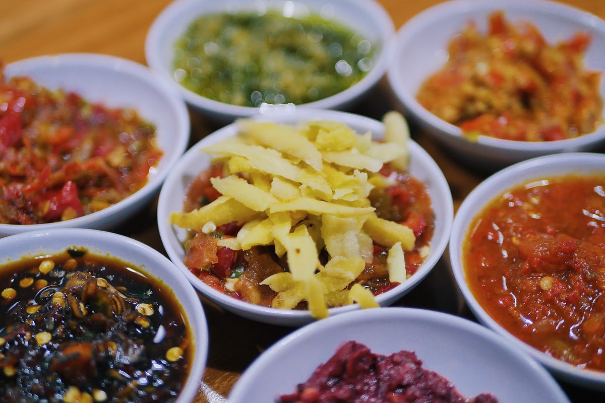 Ketika segarnya mangga muda bertemu dengan cabai merah, jadilah Sambal Mangga racikan Mbak Mila yang pedasnya menggoda!

Menurut Mas/Mbak, menu Sambal Karmila apa yang paling cucok dicocol ke Sambal Mangga ini?