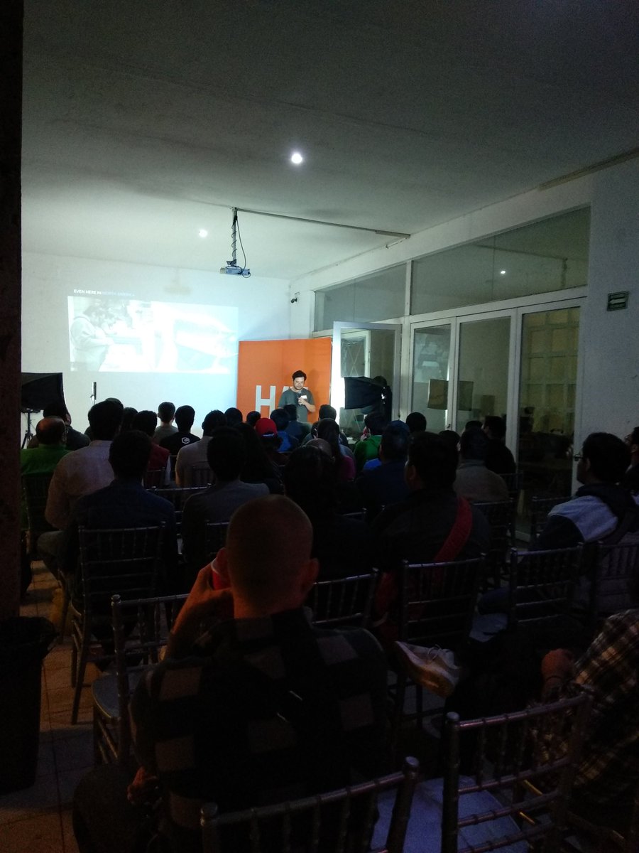 hackfundgdl's tweet image. Tenemos casa llena en #HFProdev