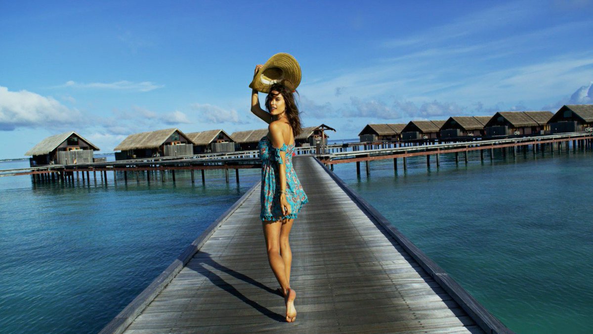 Seeing blues 💙🌊 For all your #alebyalessandra beach essentials 👉 <a href="/RomanceRiders/">Romance Riders</a>: bit.ly/2ELXGJt