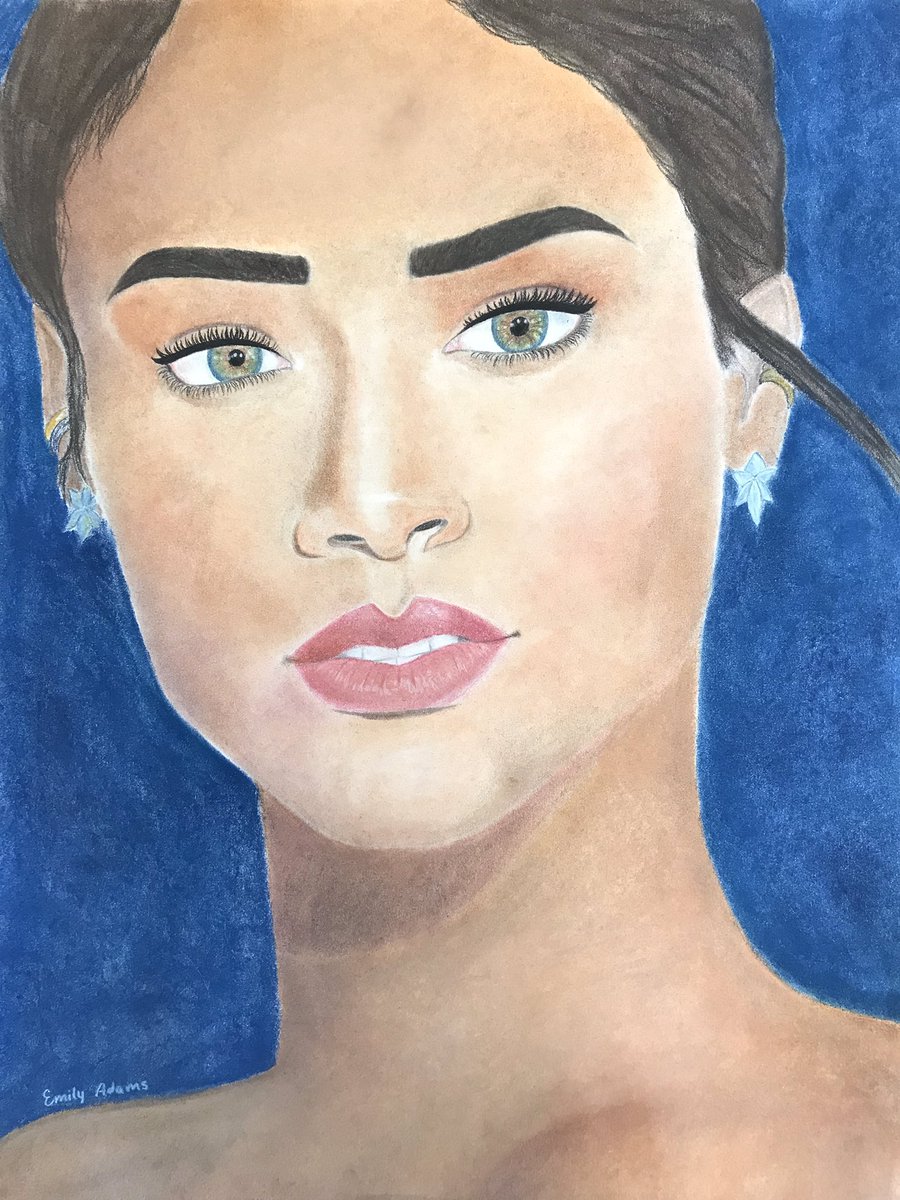 JCDArtClub's tweet photo. More #advanced2D chalk pastel portraits of friends, family, or famous people. #jcdpride #nogrids #allskills #proudteacher https://t.co/nlu49aIPHO