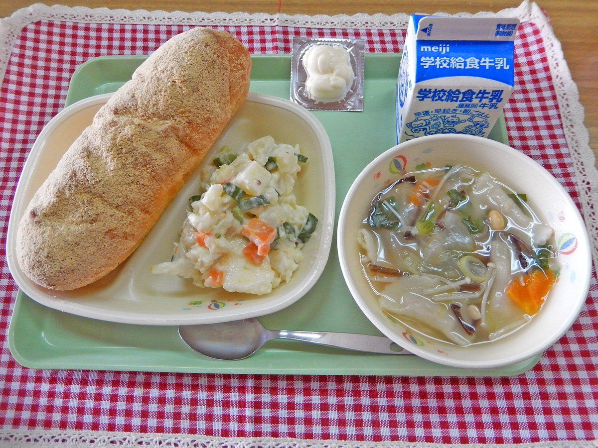西原町 على تويتر 11 13 火 の学校給食 あげパン ラビオリスープ マセドアンサラダ チーズ 西原町 給食 Lunch Schoollunch 沖縄県