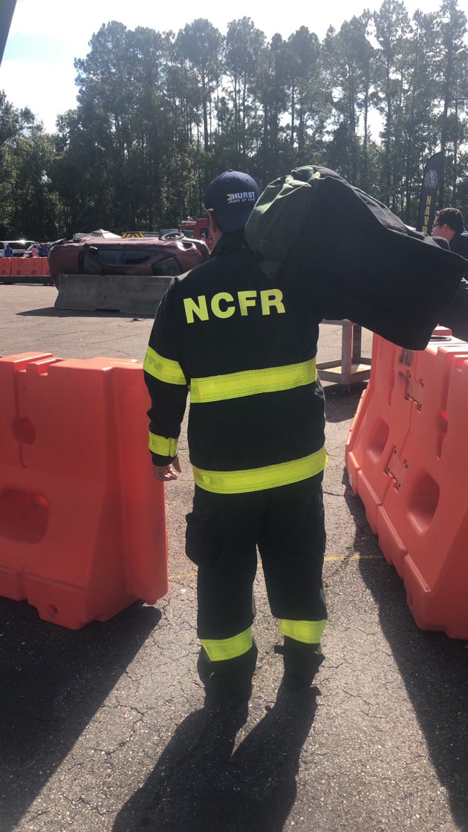 NcxTeam's tweet photo. Your NCX Team medic #medic #extrication #firefighter #firemedic #navra #ten8 #ringersgloves #resqjack #hexarmor #turtleplastics https://t.co/2L7rhpzryb