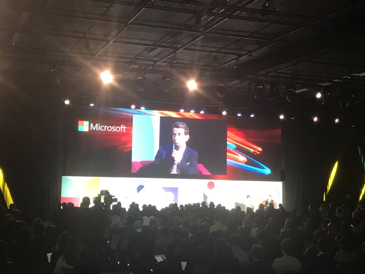 L’IA est un amplificateur de l’intelligence humaine <a href="/Microsoft/">Microsoft</a> <a href="/Adobe/">Adobe</a> @Leroy_OAB