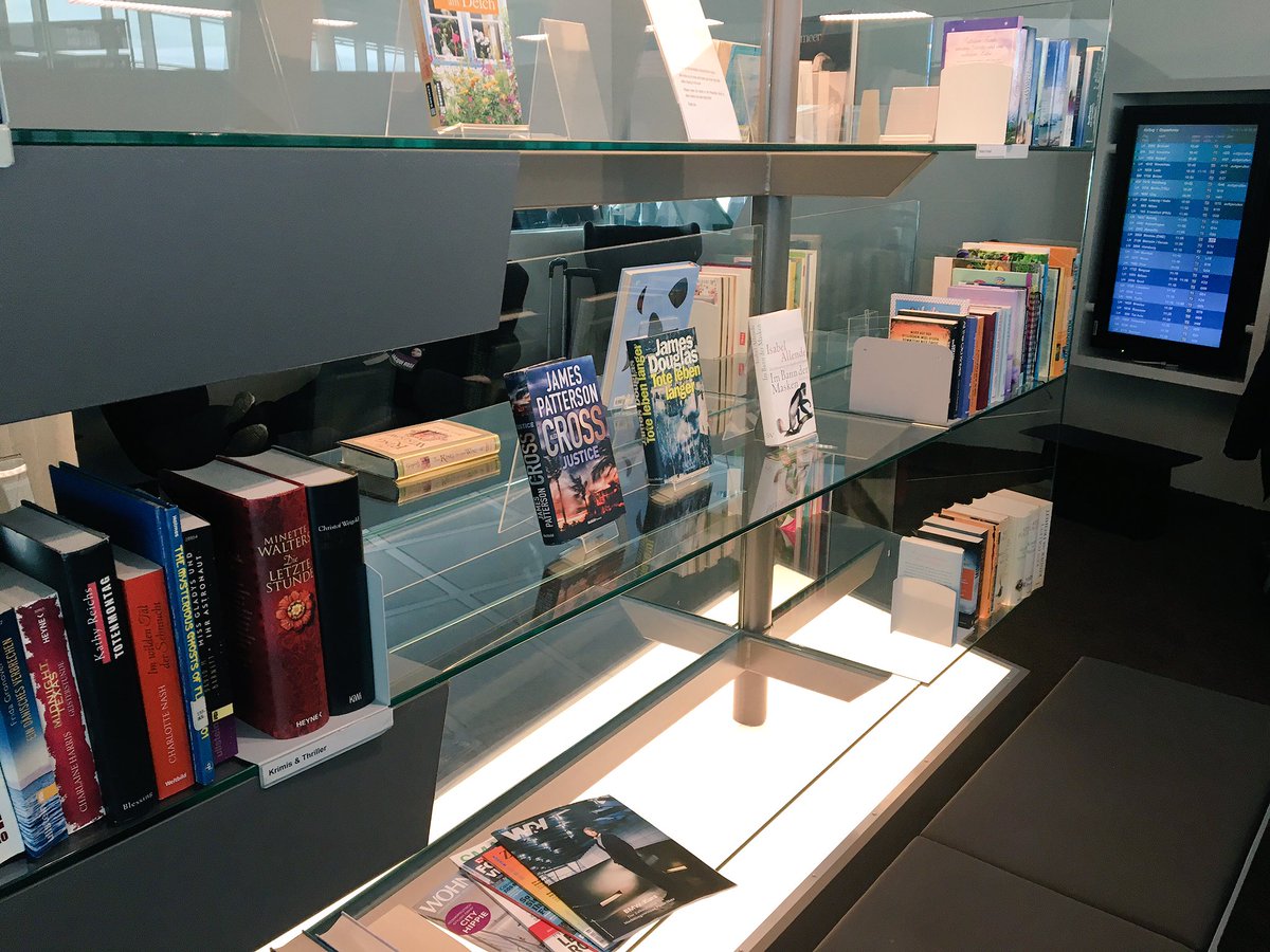 Tolles Angebot vom Münchner Flughafen: gut bestückte Leseecke Höhe G 44.