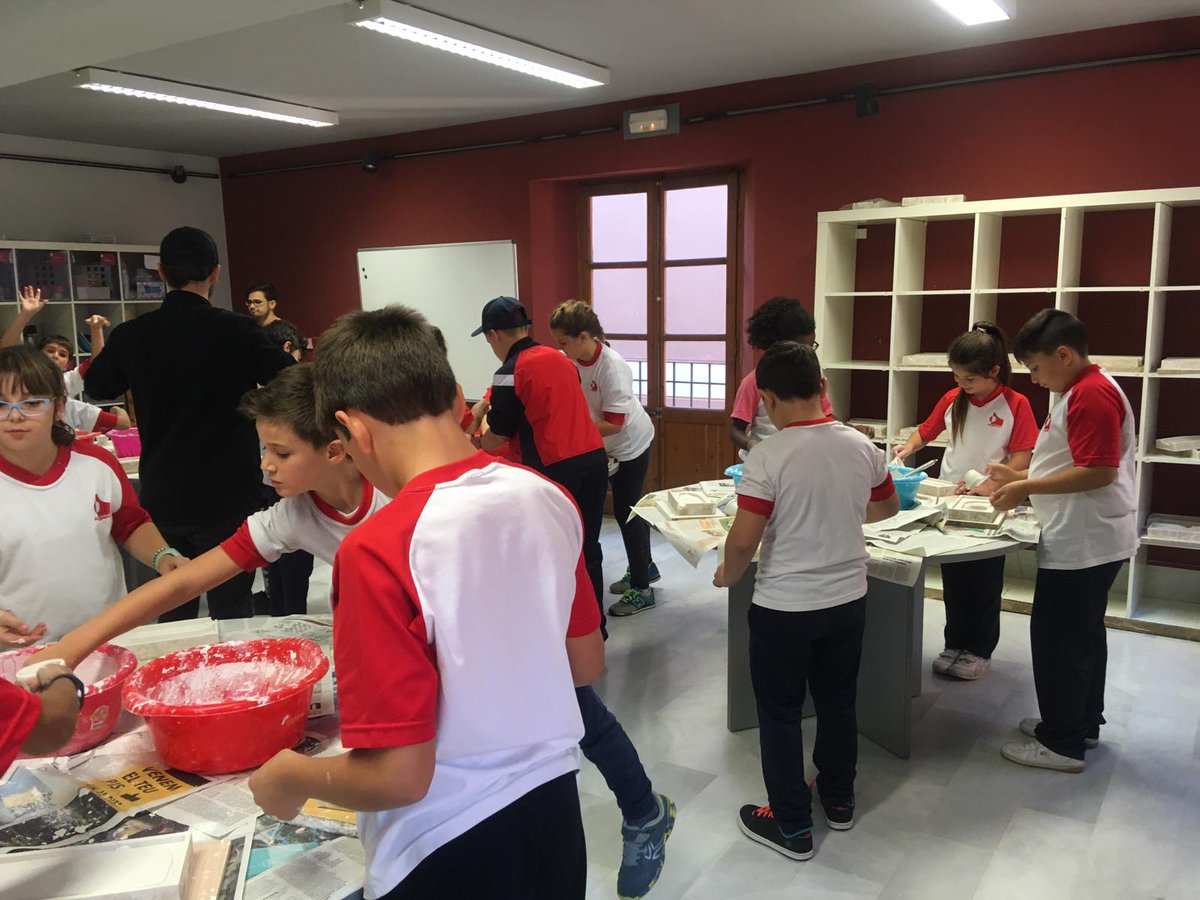 museualcover's tweet image. La Salle de Reus, l&apos;Escola Sant Rafael de la Selva del Camp, el Joan Rebull i la Puigcerver de Reus són algunes de les escoles que ja coneixen el nostre tresor: els #fòssils marins del #Triàsic! #projecteeducatiu