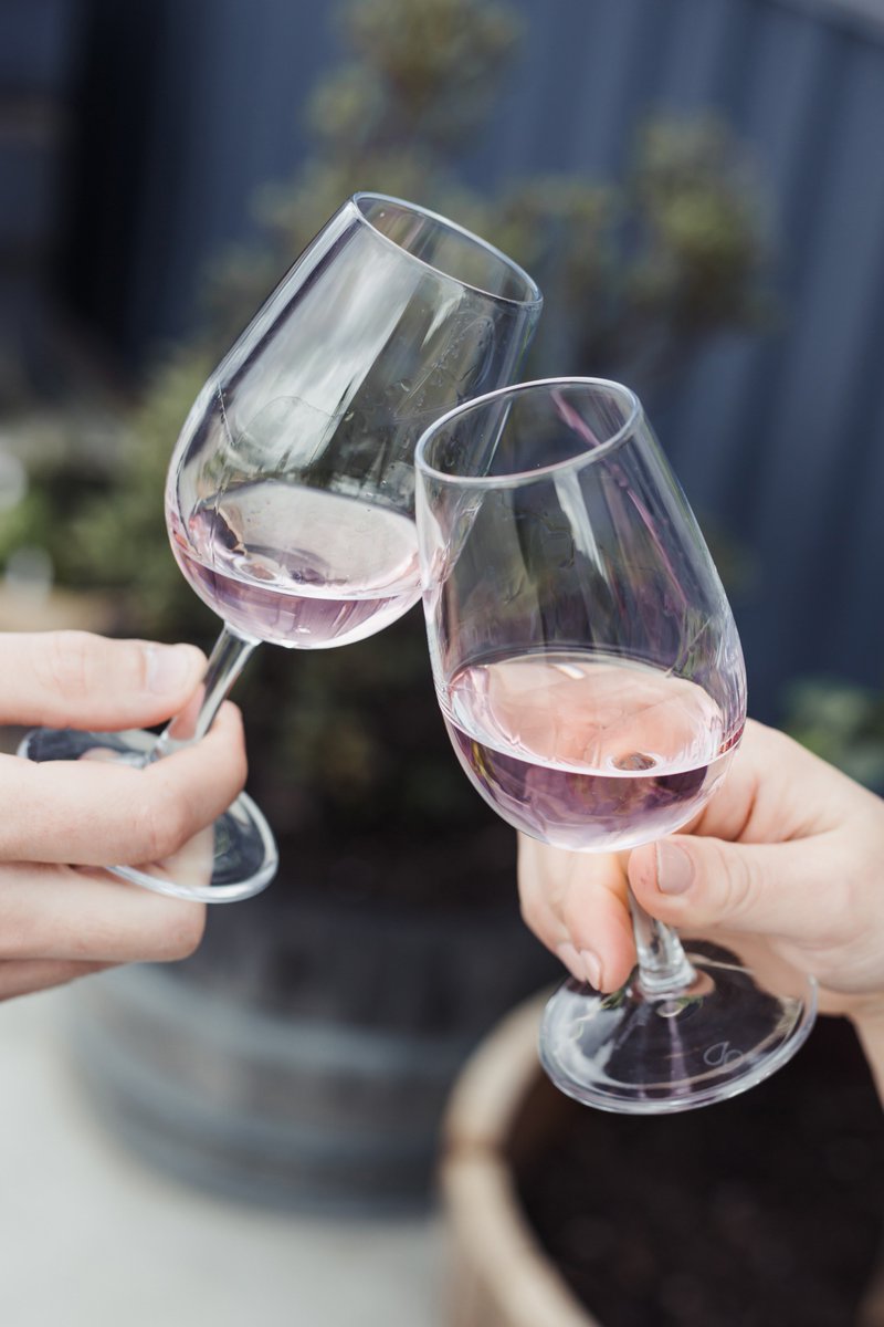 FortySpottedGin's tweet photo. Say hello to your first look at the 2018 @fortyspottedgin Summer Release! Keep an eye out for launch details over the next few days 🌸 plus we’re bringing it to #thetasteoftasmania this year with an extra special pop-up #fortyspottedgingarden bar on Castray Lawns! 🌿🍸 https://t.co/JgSwjorypR