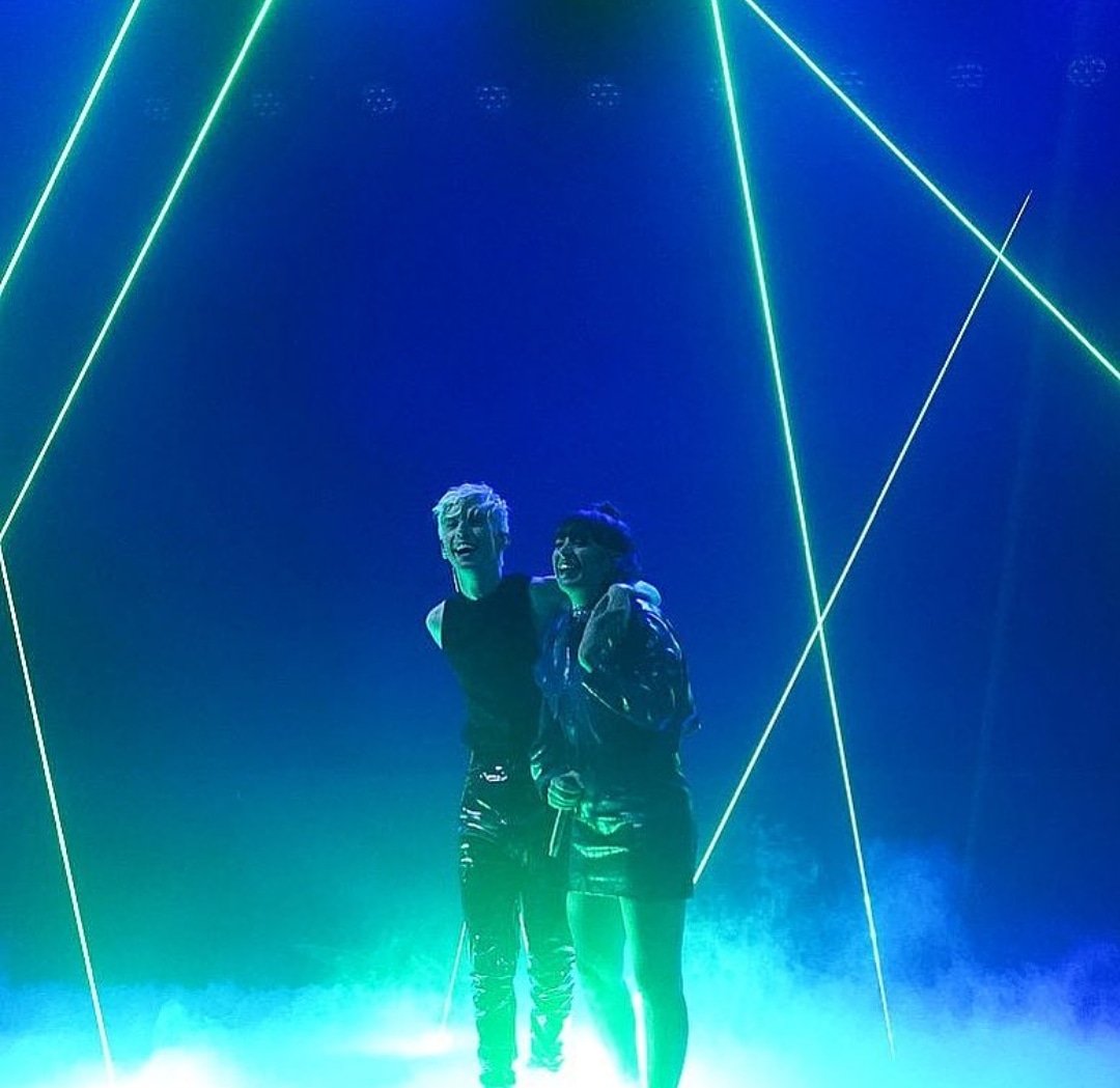 TroyeSiv_PTY's tweet photo. @troyesivan y @charli_xcx en @FallonTonight https://t.co/79wfA6P2Zf