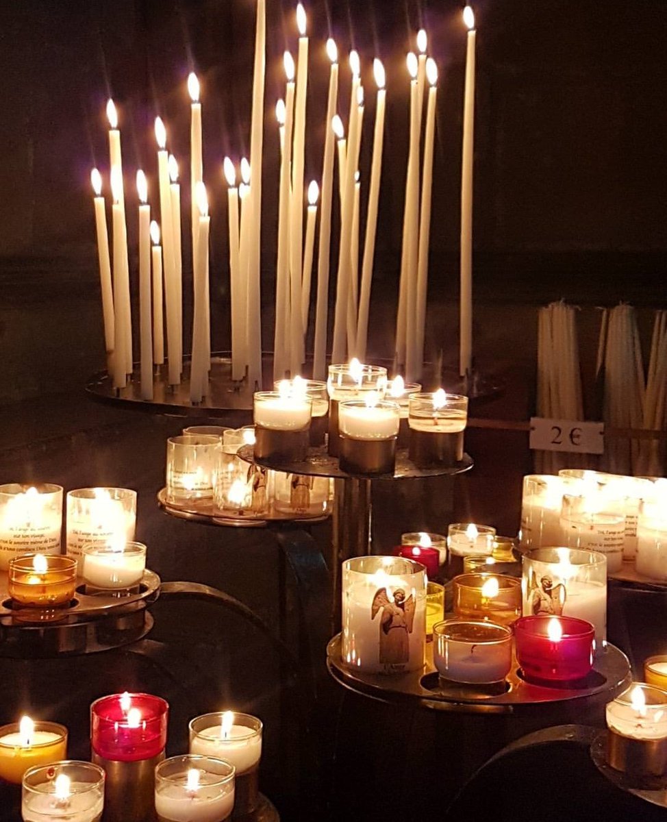 AnneEm_Viskovic's tweet photo. #13Novembre https://t.co/HyH8aA6lrQ